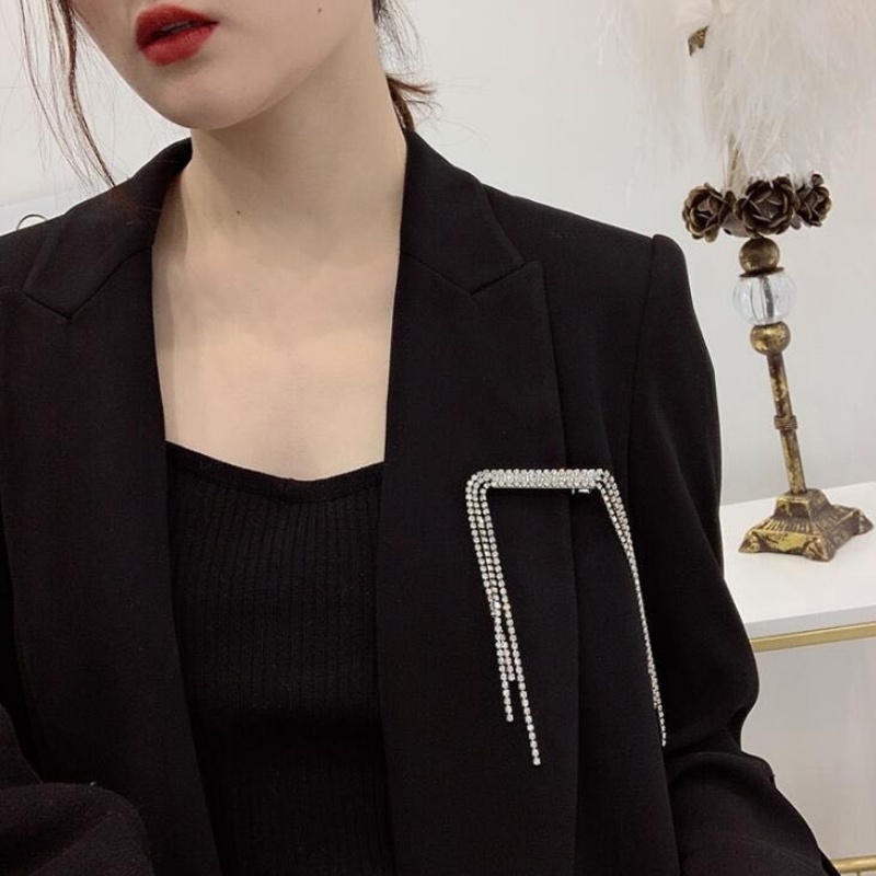 Jepit Rambut Model Rumbai Aksen Berlian Imitasi Gaya Korea Untuk Wanita