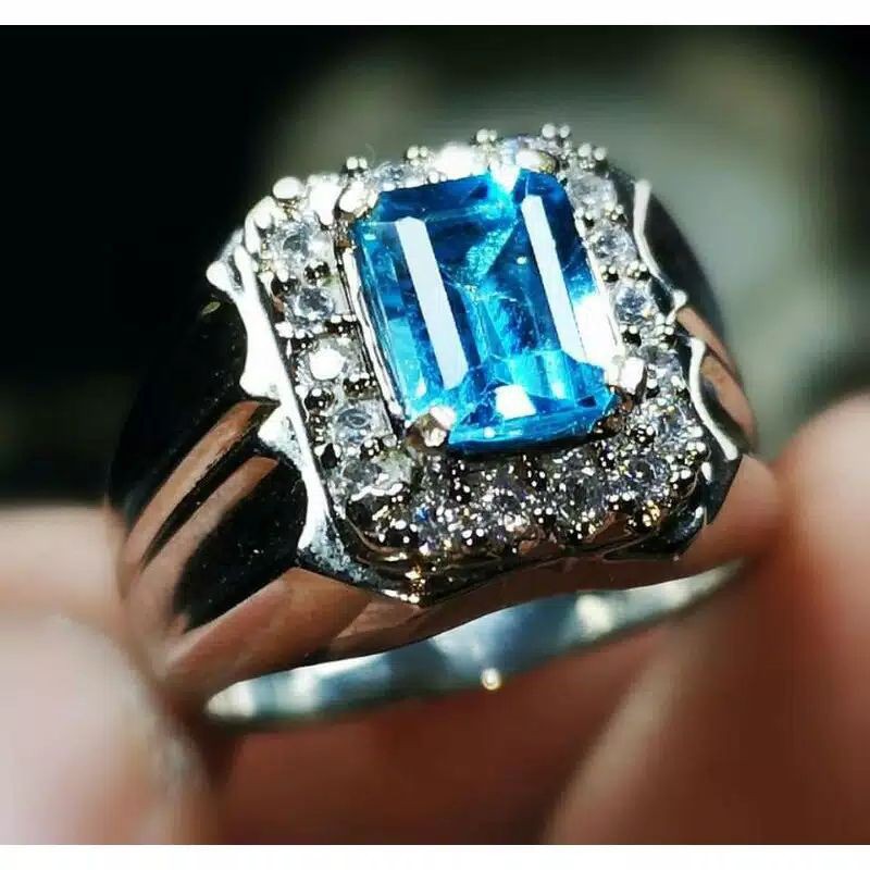 NATURAL BLUE TOPAS SWIS