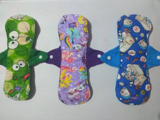 Pembalut kain Night Use Karakter