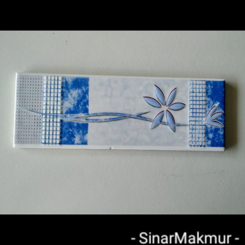 List Keramik Dinding 20cmx8cm