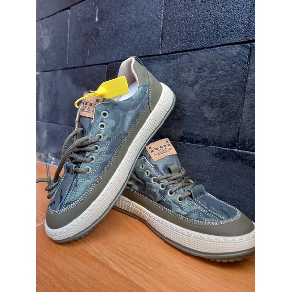 Sepatu Pria model terbaru impor Trendy Hangout/ Kuliah(COD)