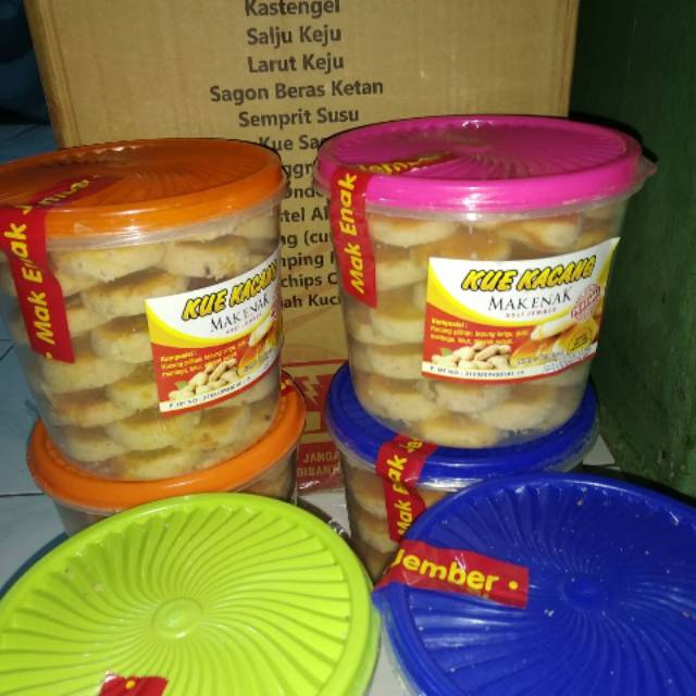 

Kue kacang Mak enak Asli jember 50 keping 900 gr