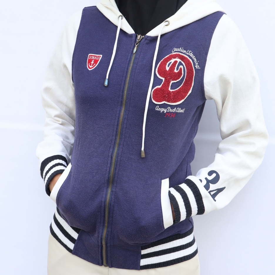 THRIFT HOODIE SECOND BRANDED ORIGINAL / HOODIE BRAND / HOODIE SECOND / HOODIE OVERSIZE / HOODIE GEMO