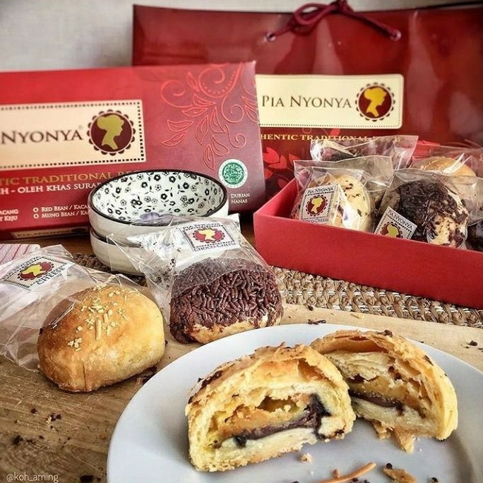 

Pia Nyonya Khas Surabaya isi 10 Pcs