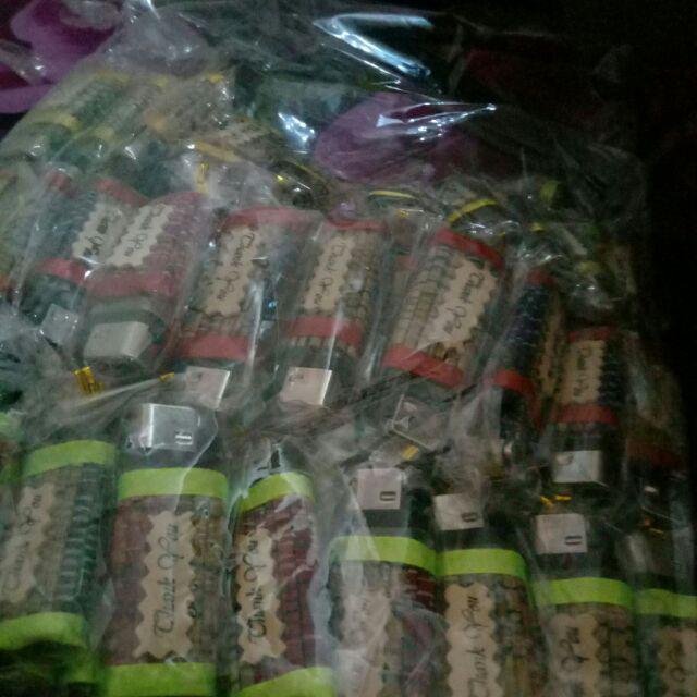 Souvenir Pernikahan Korek Gas Batik + Kemasan Pelastik + Tali Emas