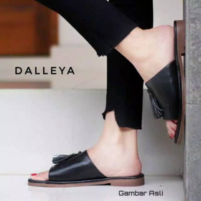 terlaris         Lilyshoes VIERRA -real pict sandal wanita murah sendal lonceng kekinian casual