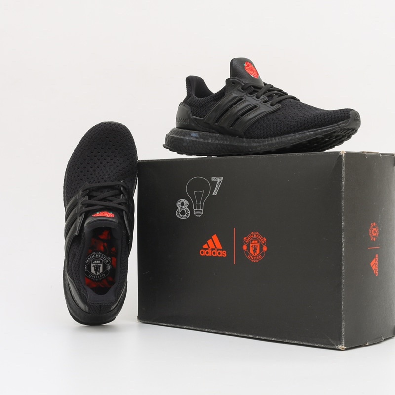 Manchester United x Ultraboost Triple Black