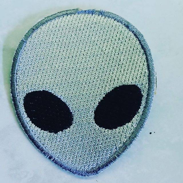 Emblem patch bordir alien