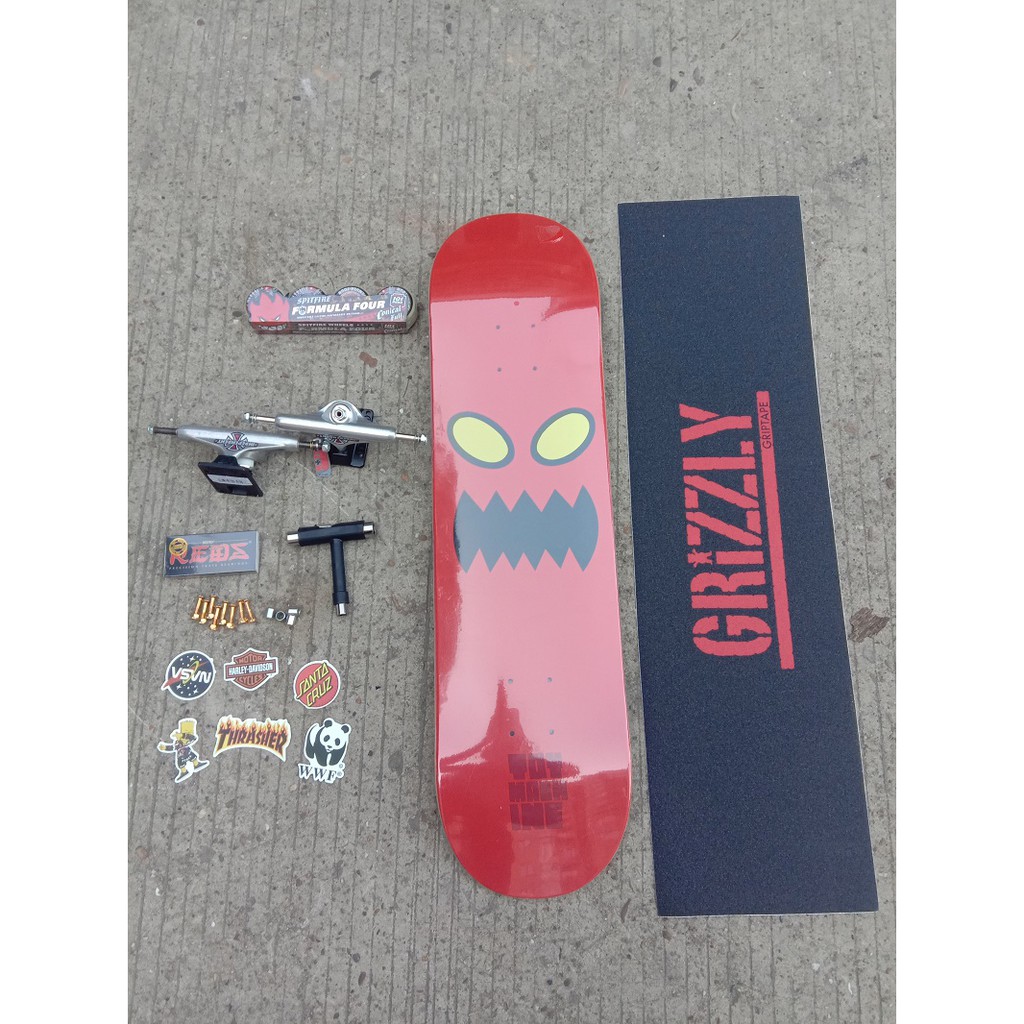 Impor Bermutu Tinggi Mainan Mesin skateboard Profesional Empat Roda Ganda Tendangan Ekor DIY set Piring fancy stunt action skateboard