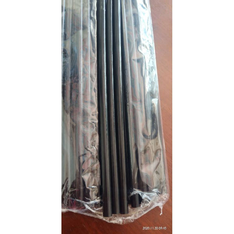 

lem tembak - lem bakar - glue stik - isi lem tembak - hitam 0.7cm x 20cm