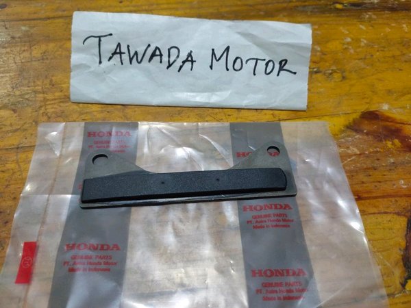 GUIDE B CAM CHAIN. PLAT TAHANAN RANTE KETENG HONDA SUPRA GTR 150 K56F