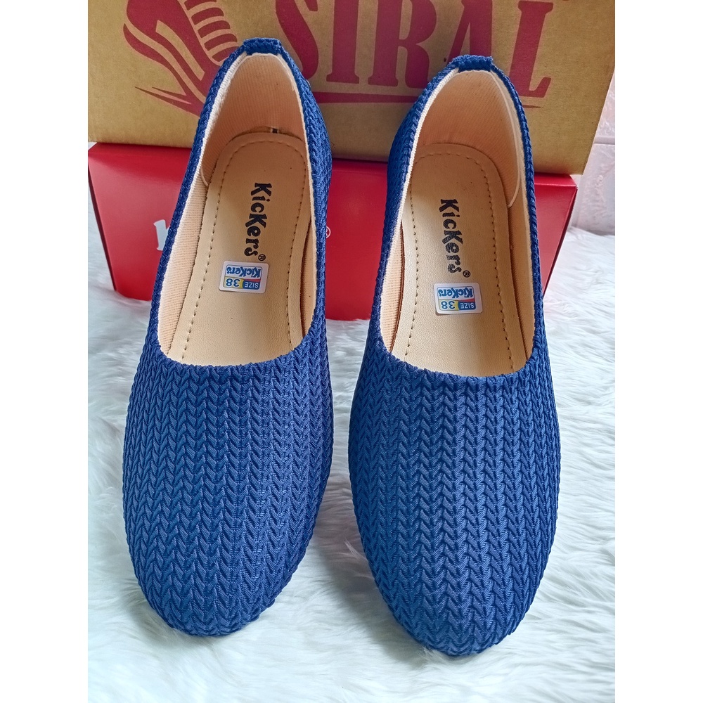 SEPATUBALETWANITA/SEPATURAJUTKICKERS/SEPATUSLIPON/SEPATUFLAT