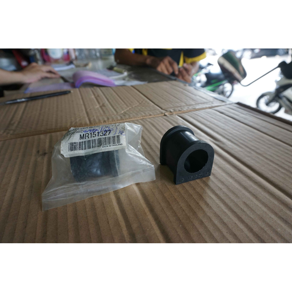 Karet Bushing Stabilizer Depan Mitsubishi Strada L200 K74/K75/K77/K57