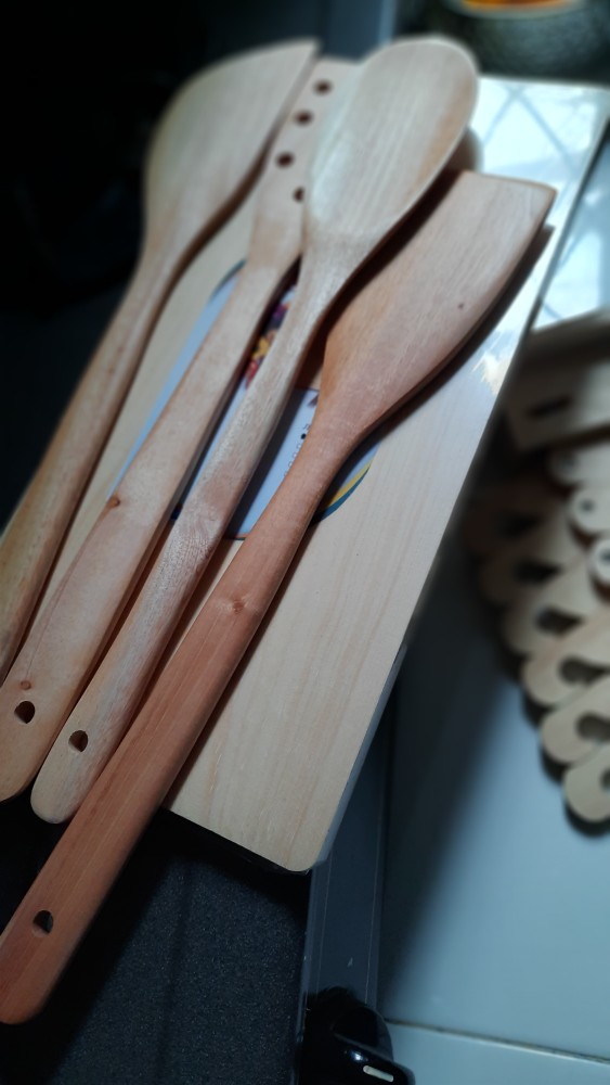 Dadalala Kapstok Gantungan Serbaguna Bahan Kayu Pinus