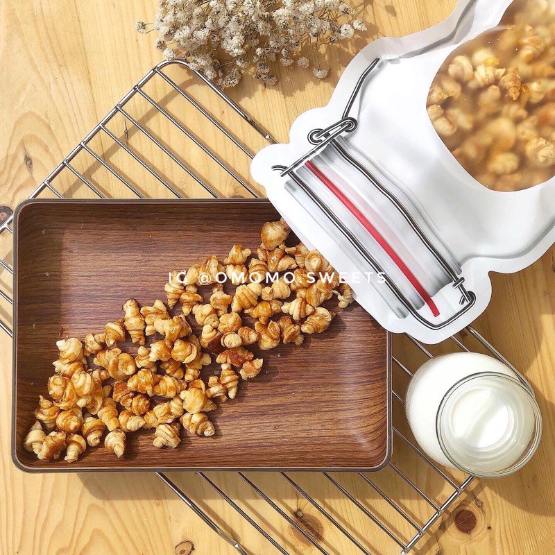 

Mini Croissant Cereals by OMOMO