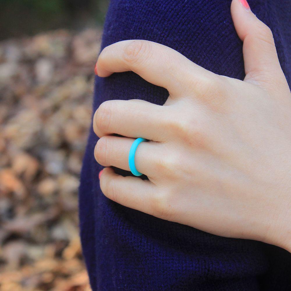 Lily Cincin Silikon Karet Twist Ring Hypoallergenic Stackable