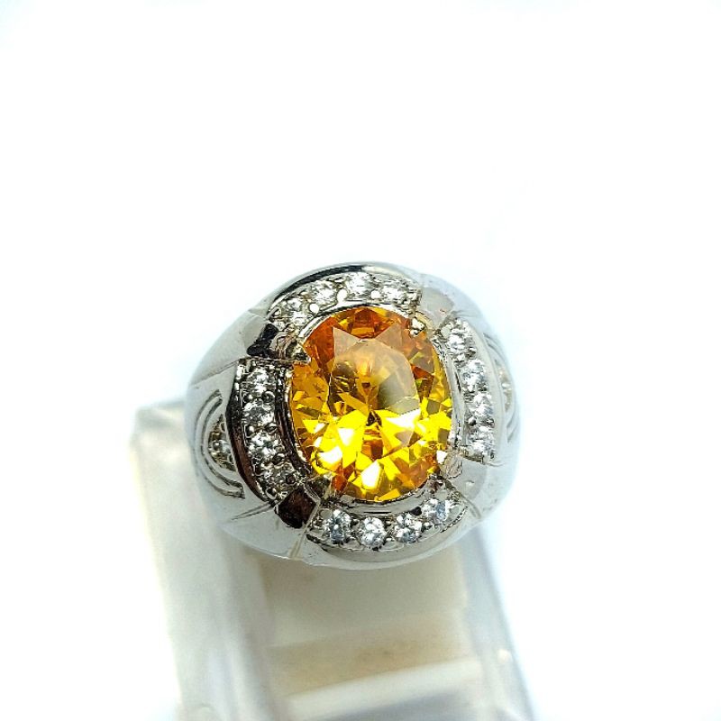 Yellow safire zircon