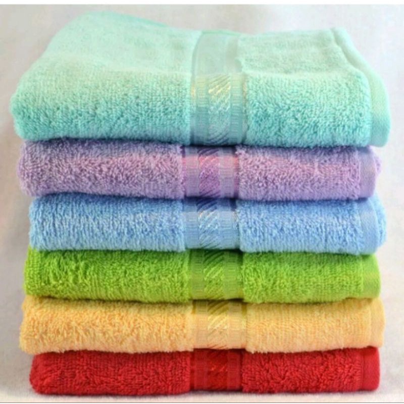 HANDUK MERAH PUTIH 70 X 140