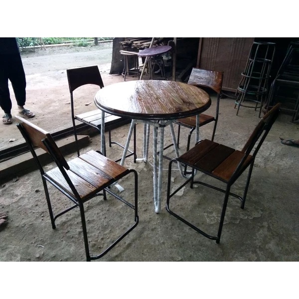 Meja Makan Bulat Set