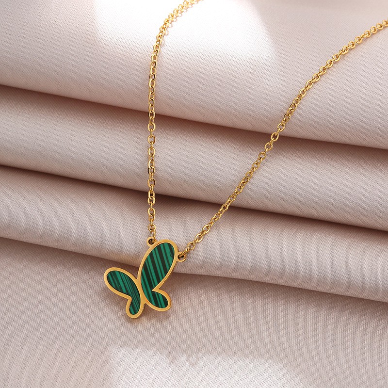 Kalung kupu hijau titanium anti karat korean style model terbaru