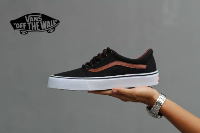 SEPATU VANS AUTHENTIC FULL BLACK HITAM POLOS PUTIH OLD SCHOOL ERA