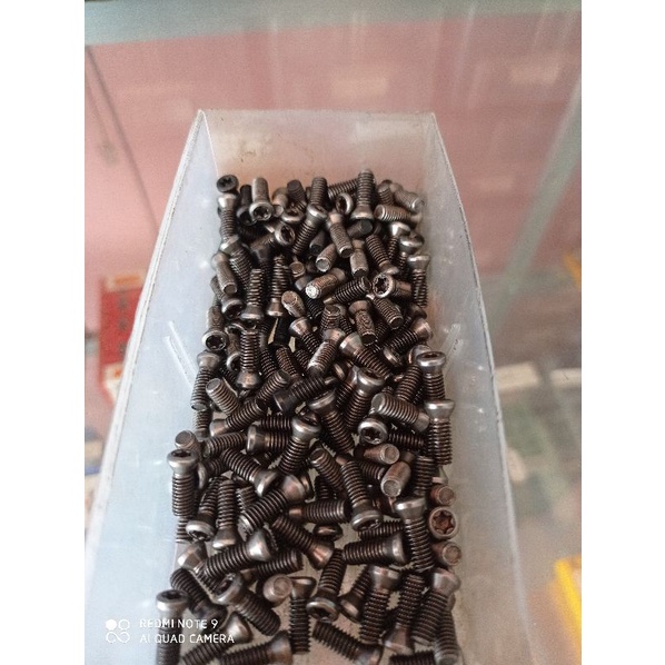 baut insert/baut holder bubut M4x12