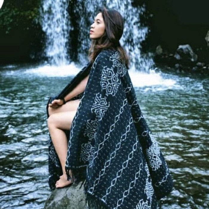 COD Kain tenun ikat blanket original hitam toraja