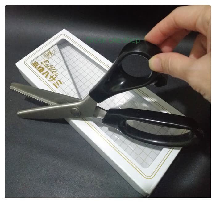 

Gunting Kain ZigZag / Scissor / Gerigi / Pinking Scissor Ukuran 9