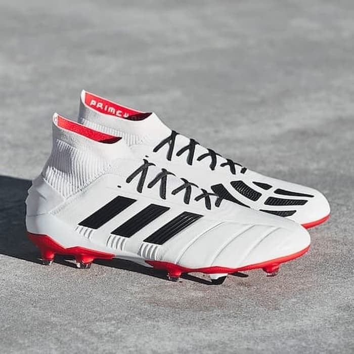 yeezy mnvn bone release date