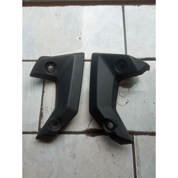 guide air radiator kiri & kanan mt25 ori