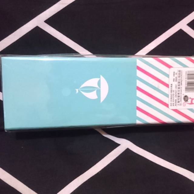 

Kotak Pensil Hijau Tosca