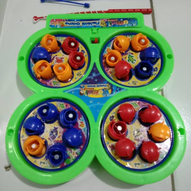 

1SET PANCINGAN PAKE BATRE ADA MUSIKNYAH ISI 4 LUBANG HADIAH ULANG TAHUN ANAK