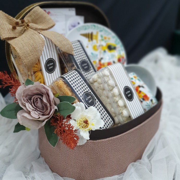 

Paket box hampers parcel kue kering kado ulang tahun 5
