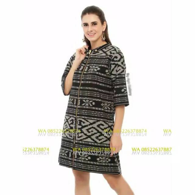 Dres tenun motif toraja hitam putih