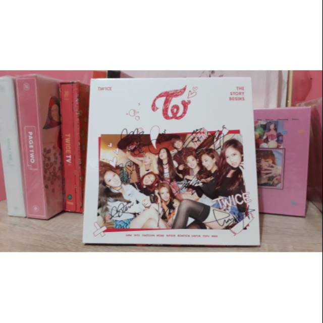 TWICE THE STORY BEGINS MWAVE SIGNED ALBUM