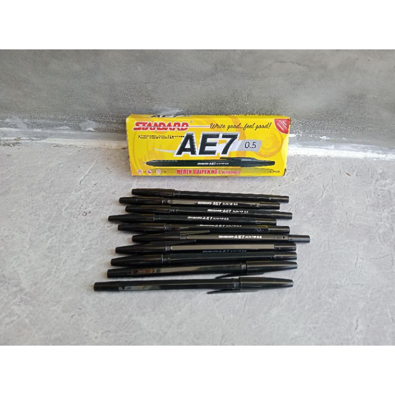 

Pulpen Standard AE7 Hitam