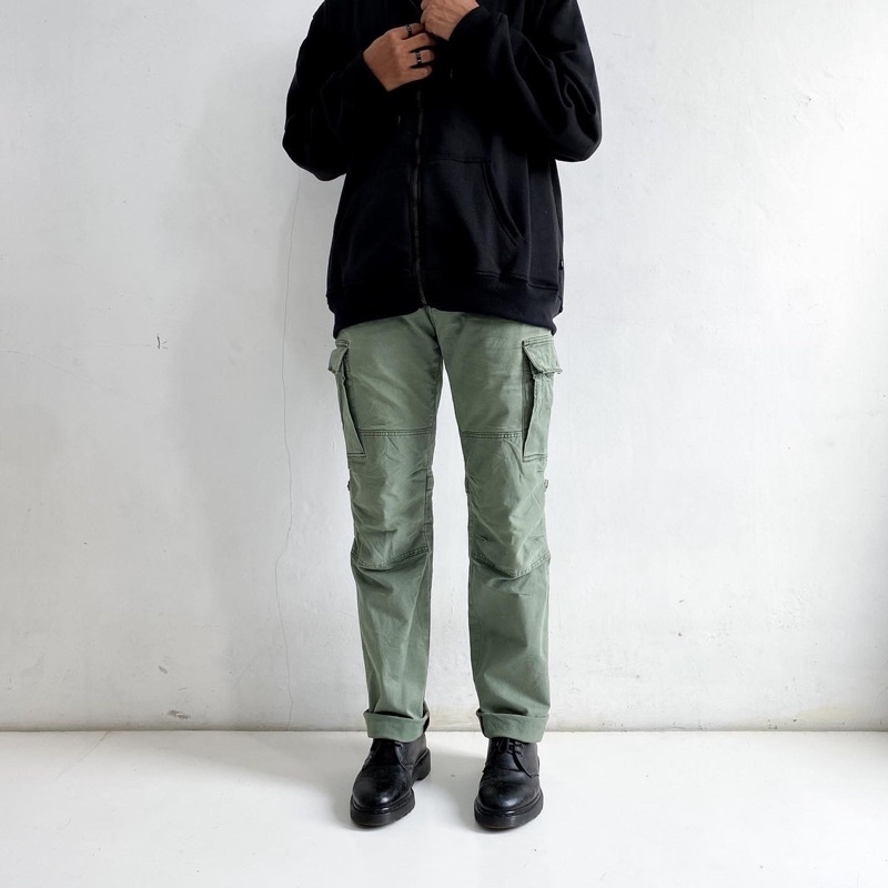 Ships japanese brand stretch cargo pants, straight fit