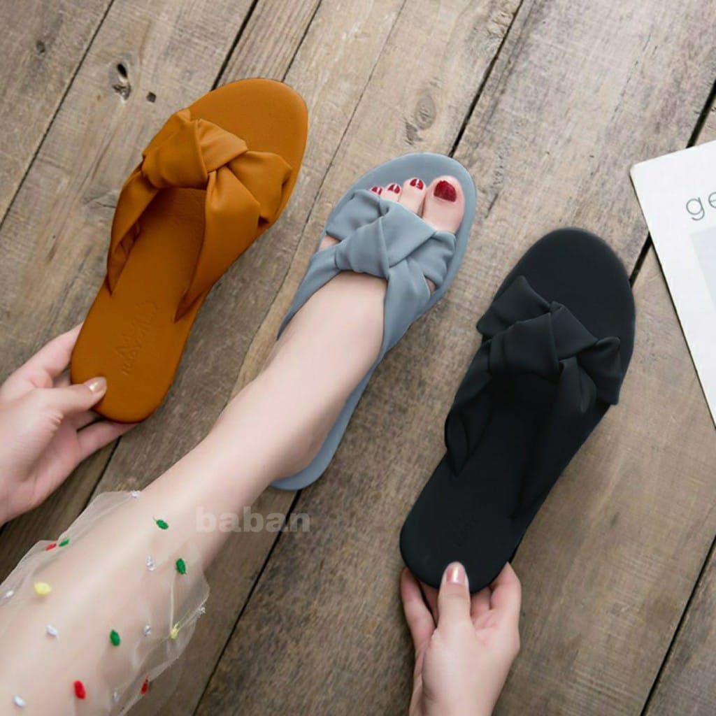 sandal wanita terbaru 2021 kekinian model lipat slop