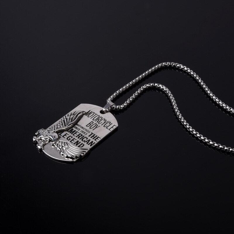 Kalung Liontin Medali Elang Terbang Bahan Stainless Steel Gaya Retro Hip-Hop Untuk Hadiah Perhiasan Pesta