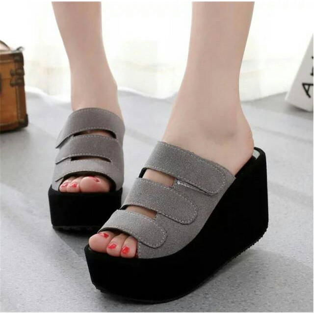 Cafana Sandal Wedges Wanita Casual Hitam SDW65 Wedges