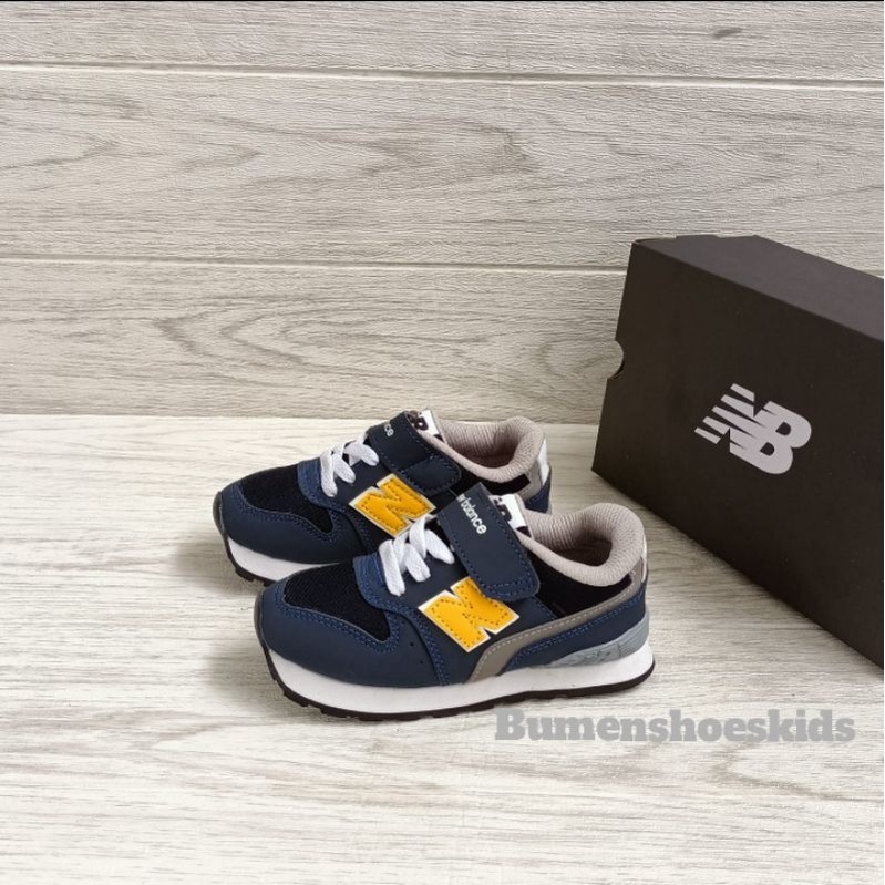 Sepatu Sneakers Anak Usia 1 - 9 Tahun Sepatu Anak Sekolah Sepatu Olahraga Ringan Empuk Keren