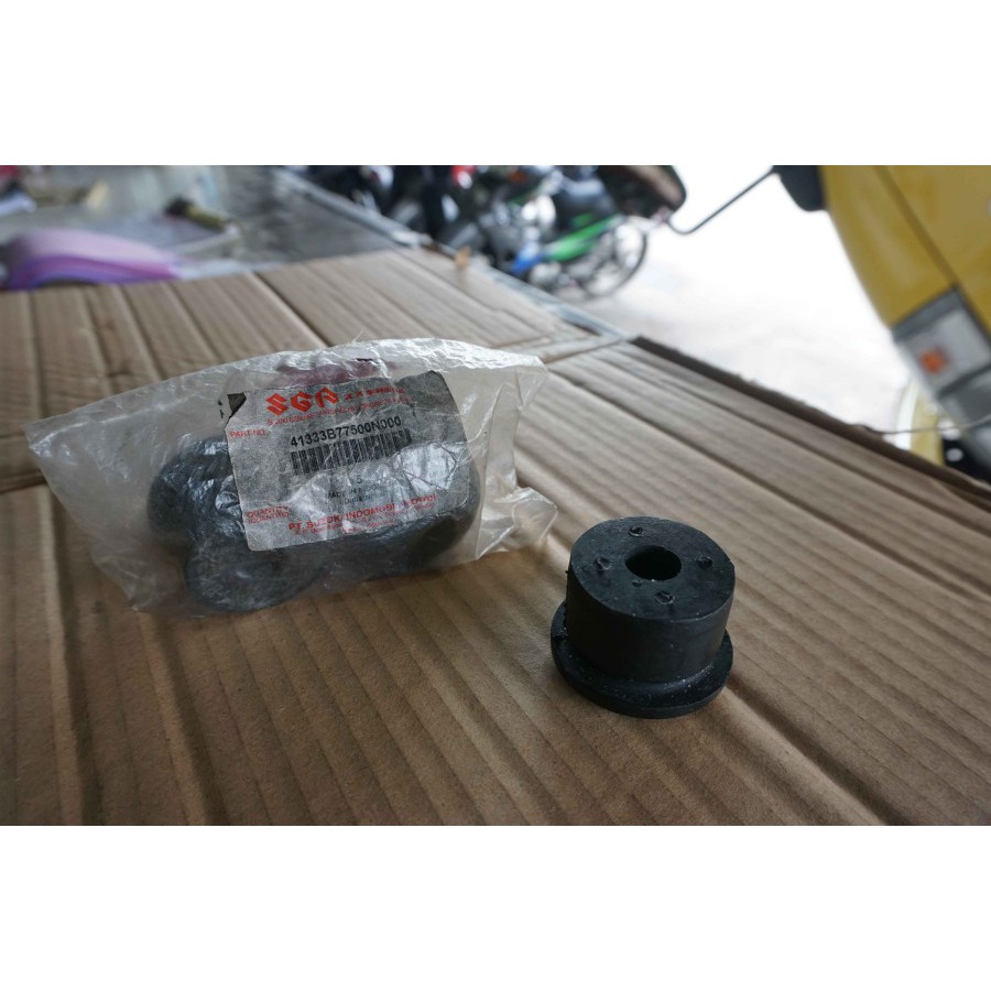 Karet Bushing Shock Belakang Suzuki Futura Mitsubishi T120SS ASLI SGP!