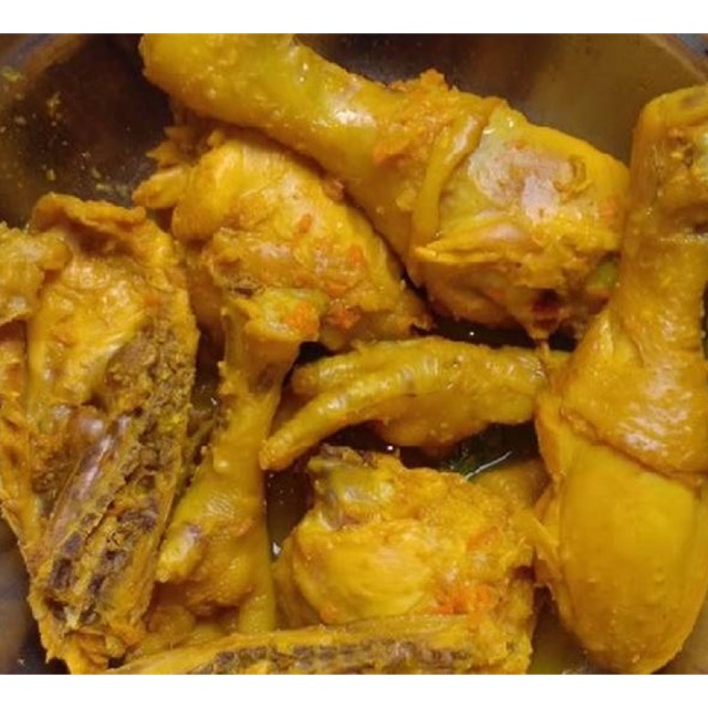 

Ayam ungkep bumbu kuning/ 1 Ekor ayam