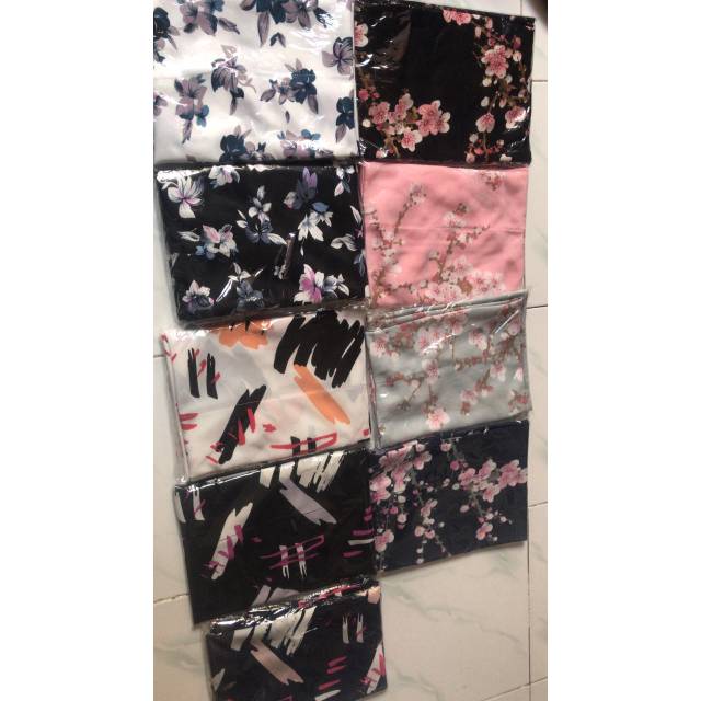 Hijab segitiga instan motif