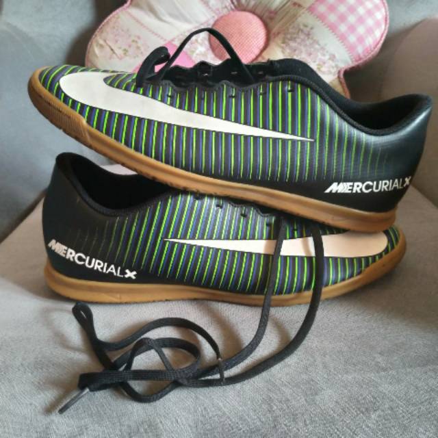 Sepatu futsal nike mercurial