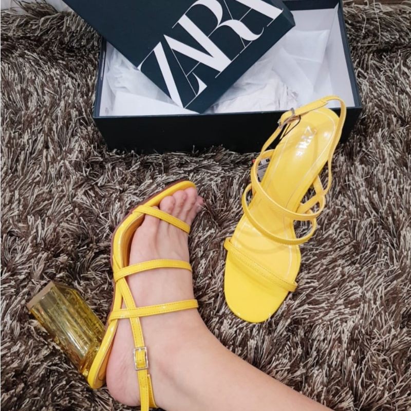 heels zara warna kuning