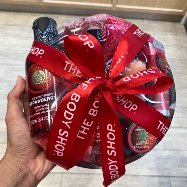 The Official Body Shop Gift Set Strawberry
