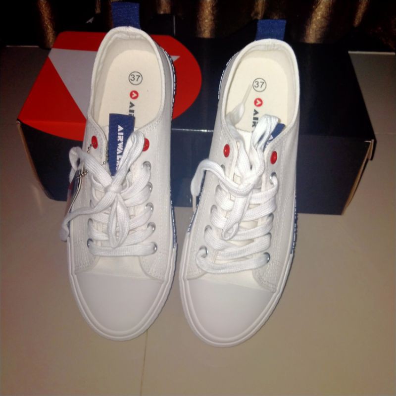 Sepatu Airwalk Jamie (U)  white/navy ukuran 37