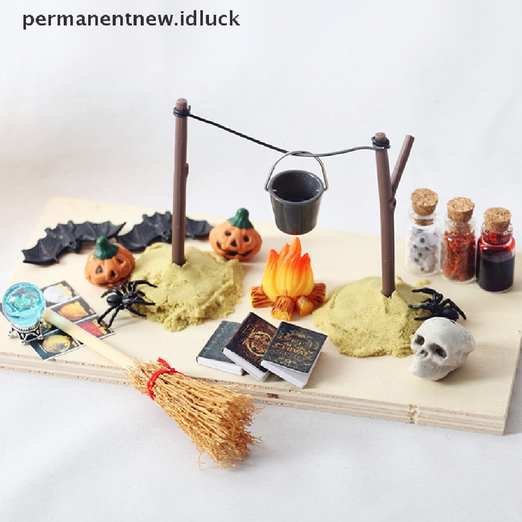 Luckypermanent 1 Set Mainan Miniatur Sapu + Laba-Laba + Kelelawar Skala 1: 12 Untuk Dekorasi Rumah Boneka