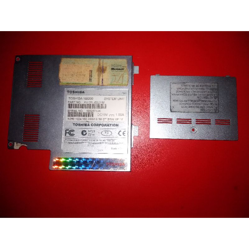 Tutup casing bawah notebook Toshiba NB200